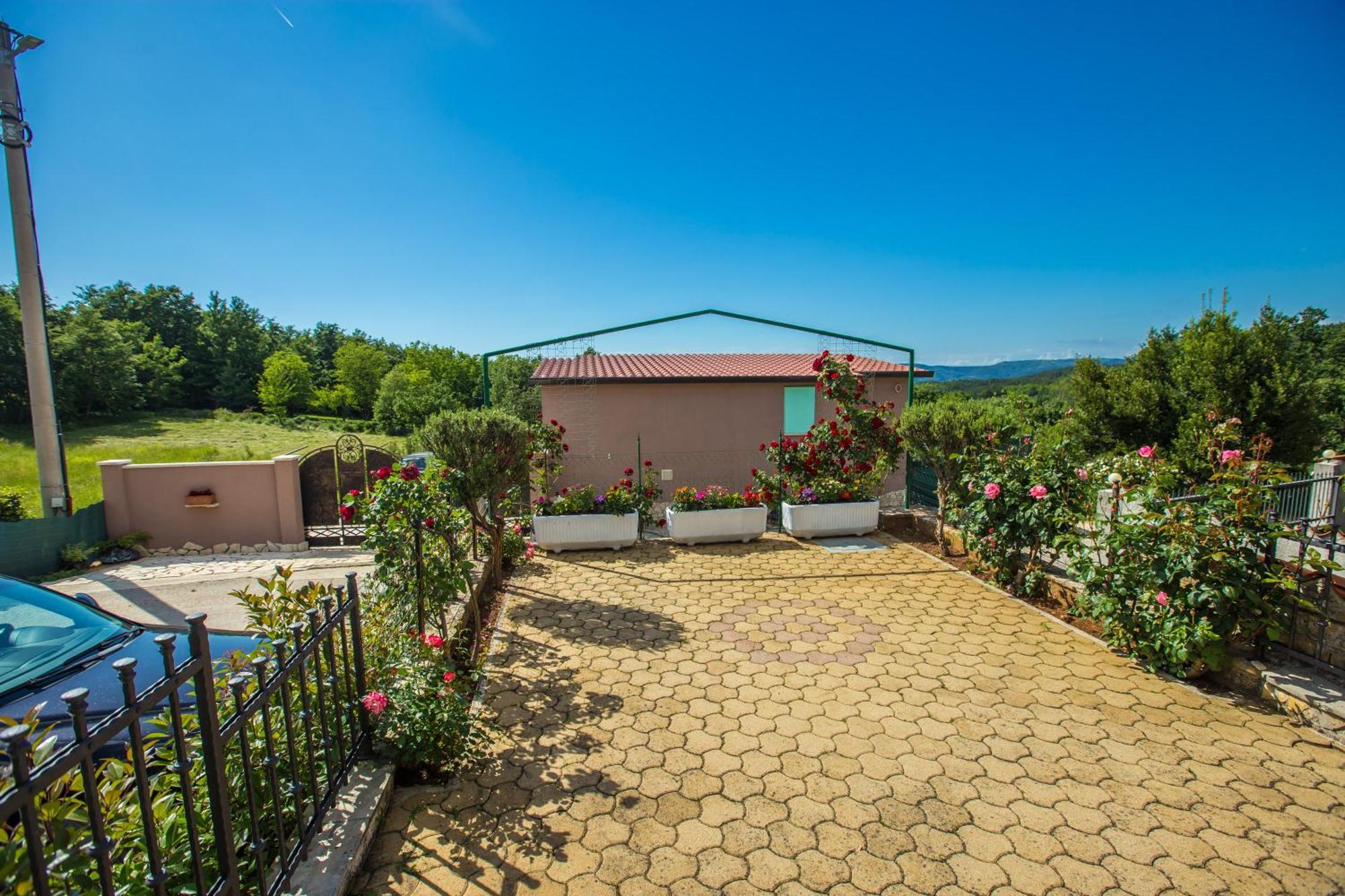 Villa Michelle Karojba Экстерьер фото