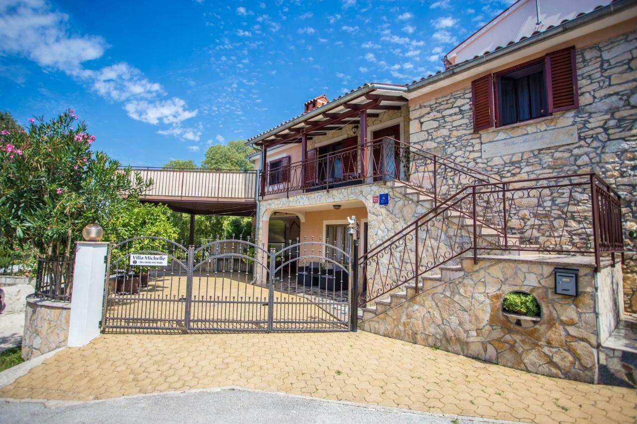 Villa Michelle Karojba Экстерьер фото